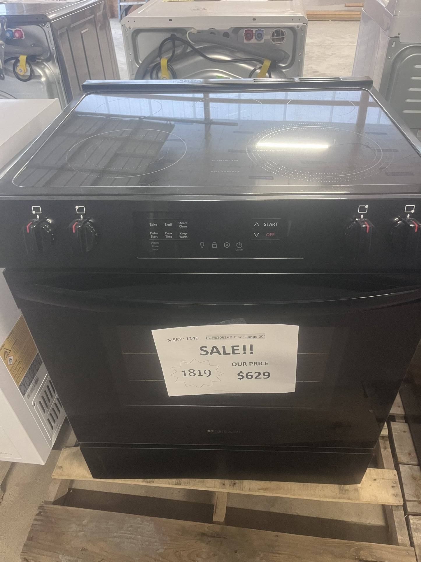 #1819- Frigidaire 30-in Glass Top 5 burners 5.3-cu ft Slide-In Electric Range ( Black )