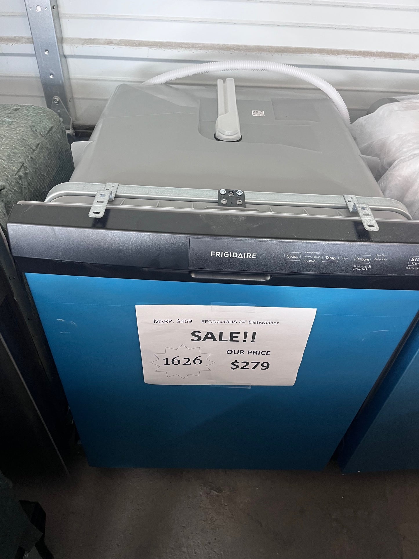#1626- Frigidaire 24-in Front Control Built-in Dishwasher ( Stainless steel ) ENERGY STAR, 55-Decibel Standard Sound Level