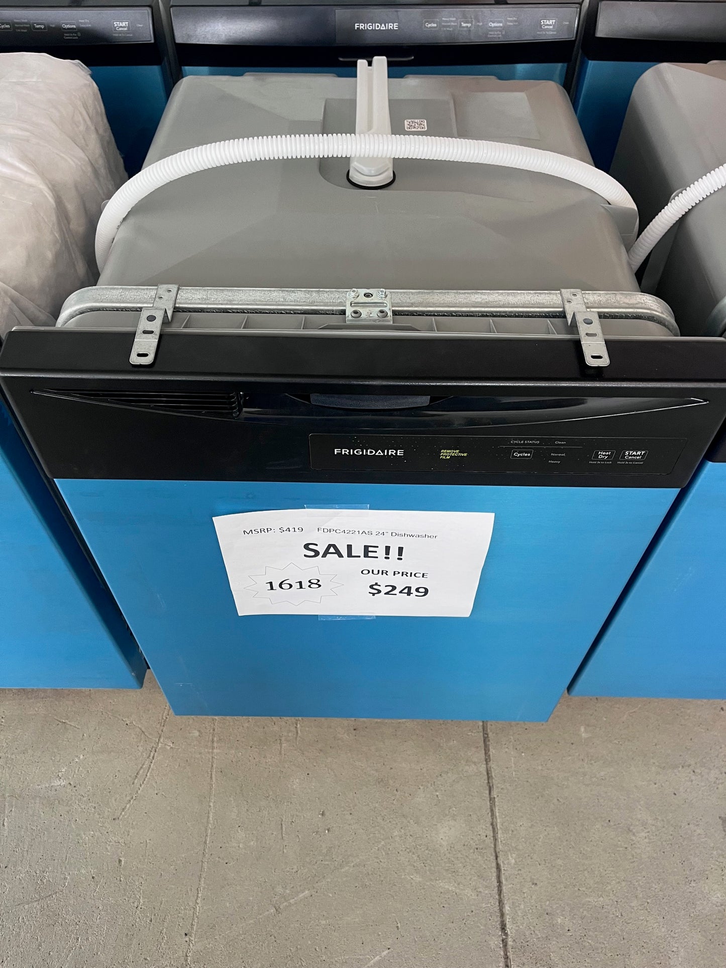 #1618- Frigidaire Smart 24-in Front Control Built-in Dishwasher ( Stainless steel ) , 62-Decibel Standard Sound Level