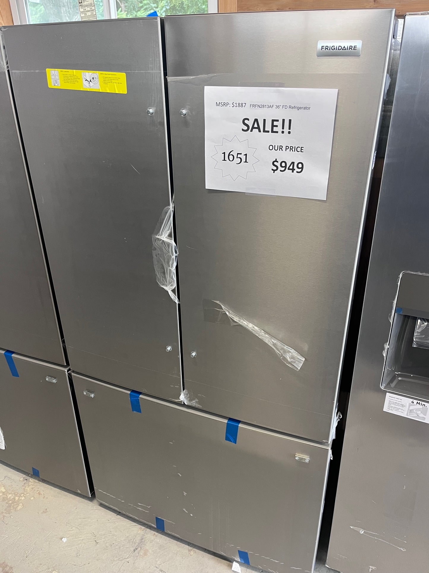 #1651- Frigidaire 36" Standard-Depth 28.8-cu ft 3 -Door French Door Refrigerator with Ice Maker with Water Dispenser ( Smudge-Proof Stainless Steel )