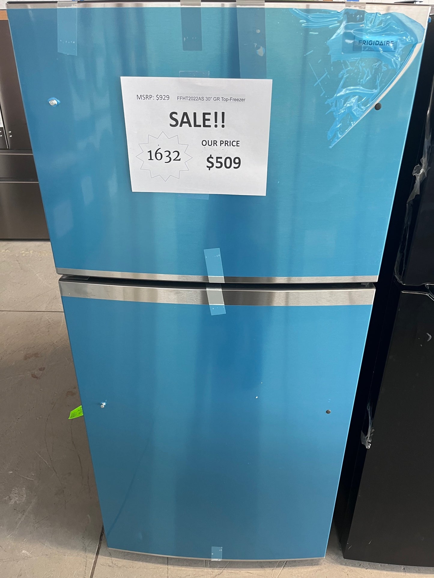#1632- Frigidaire 30" 20-cu ft Top-Freezer Refrigerator ( Stainless steel ) Garage Ready ENERGY STAR Certified