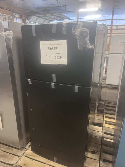 #1811- Frigidaire 20-cu ft Standard-Depth 30-in Wide Top-Freezer Refrigerator ( Black ) Garage Ready