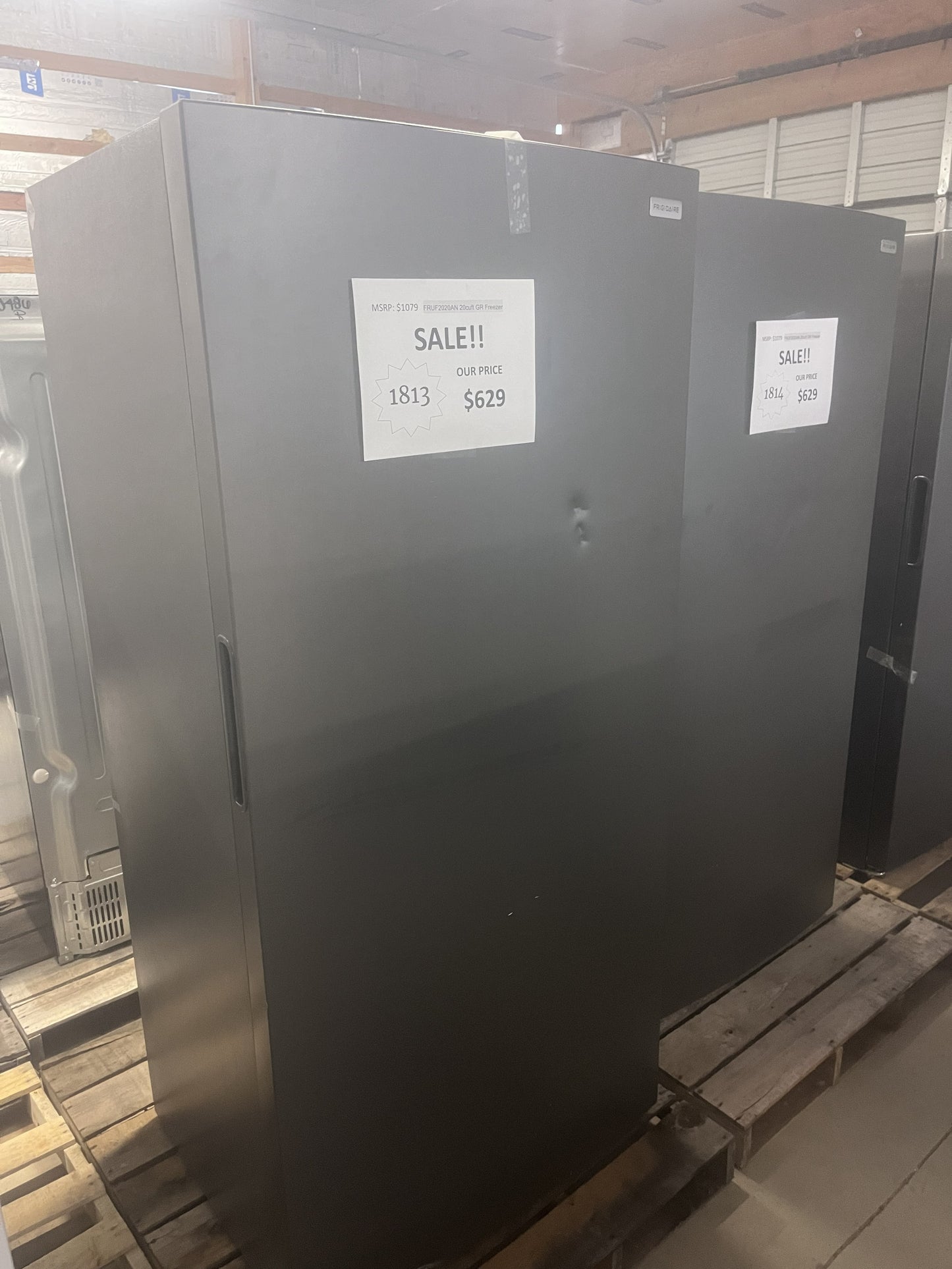 #1813- 32.6 in. 20 cu. ft. Frost Free Defrost, Garage Ready Upright Freezer in Carbon