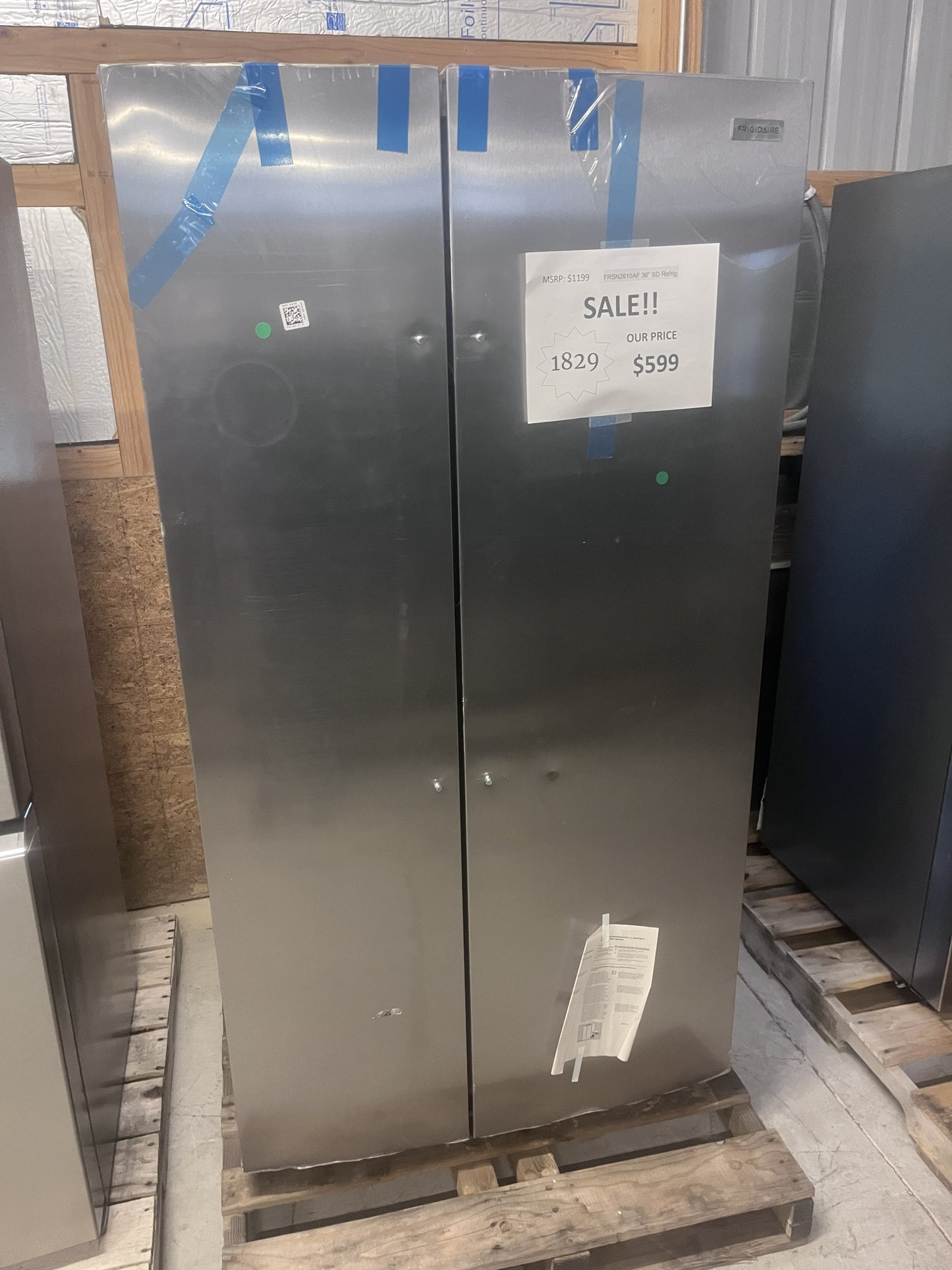 #1829- Frigidaire 26.4-cu ft Standard-Depth 36-in Wide Side-by-Side Refrigerator ( Stainless Steel )