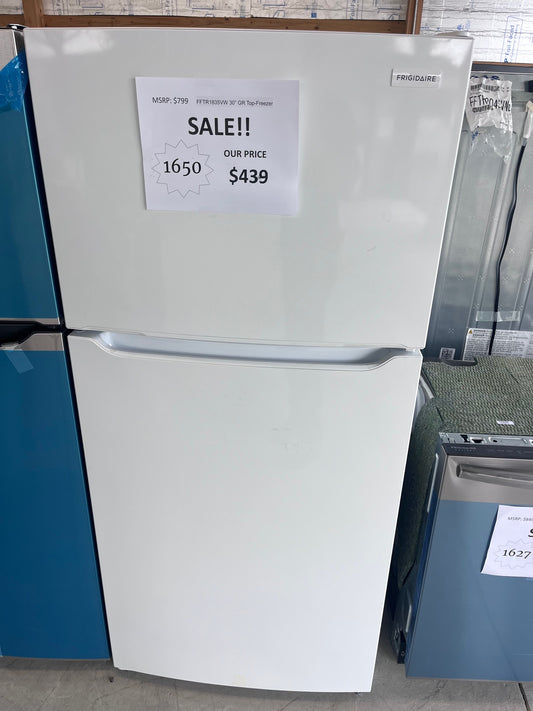 #1650- Frigidaire 30" 18.3-cu ft Top-Freezer Refrigerator ( White ) Garage Ready